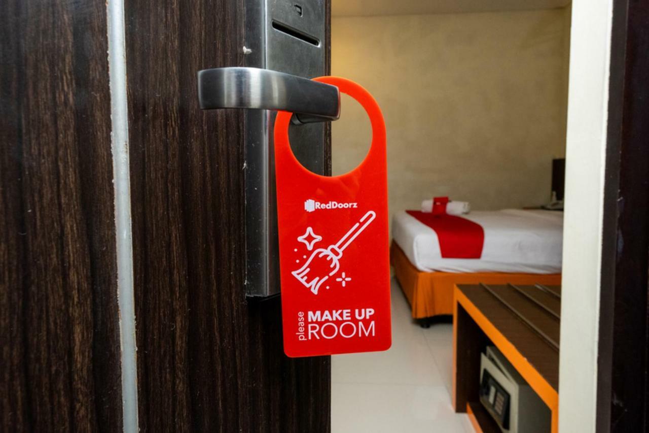 Готель Reddoorz @ Pelita Raya Rappocini Макасар Екстер'єр фото